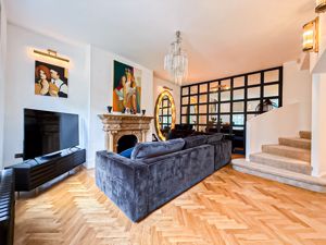 Photo 11- click for photo gallery